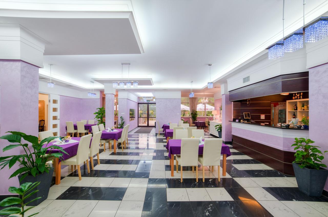 Imperium - Hotel Restauracja Firlej Buitenkant foto