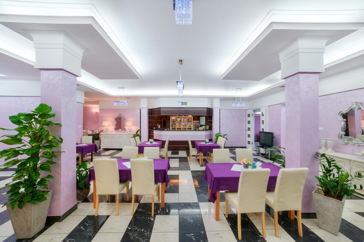 Imperium - Hotel Restauracja Firlej Buitenkant foto